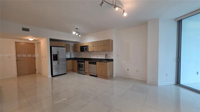 Foto del edificio - 350 S Miami Ave