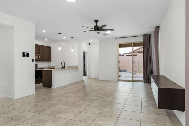 Foto del edificio - Three Bedroom in Sahuarita