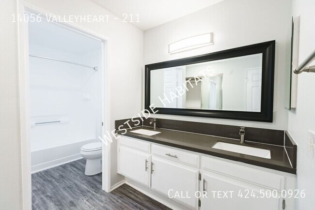 Foto del edificio - 14056 Valleyheart Dr