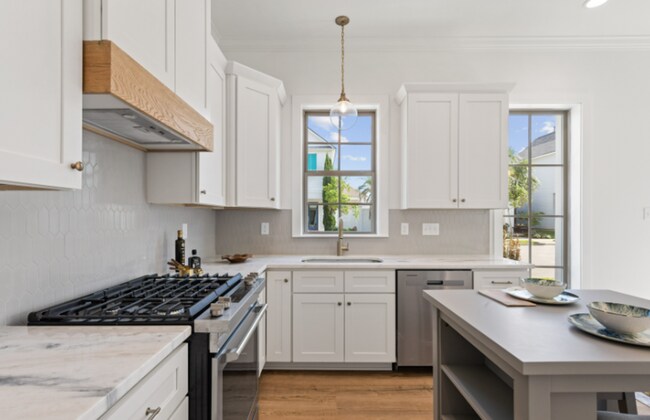 Building Photo - AVAILABLE in SUGAR MILL POND!