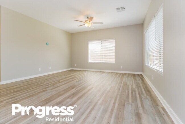Building Photo - 21175 E Saddle Way