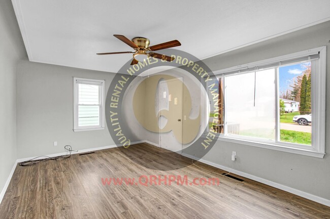 Foto del edificio - ONE MONTH FREE RENT!!! Available Now! Newl...