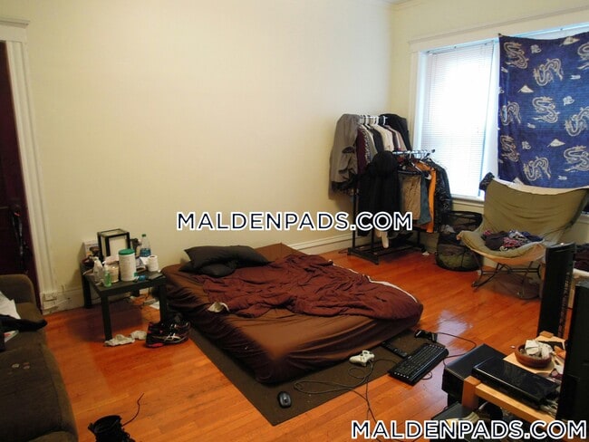 Building Photo - 17-19-19 Washington St S