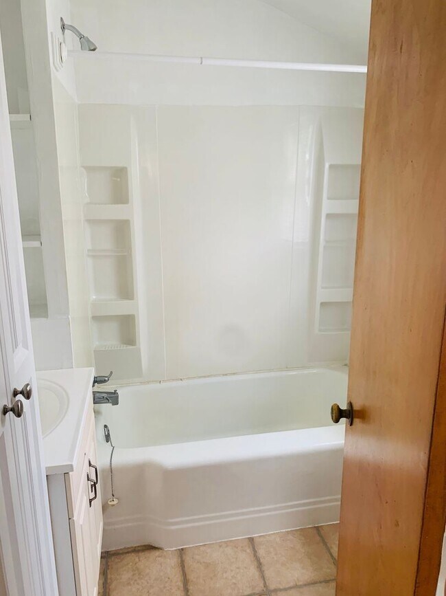 Building Photo - 1 br, 1 bath House - 1560 Kimberly B