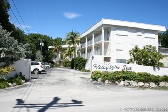 Building Photo - 300 Ocean Dr