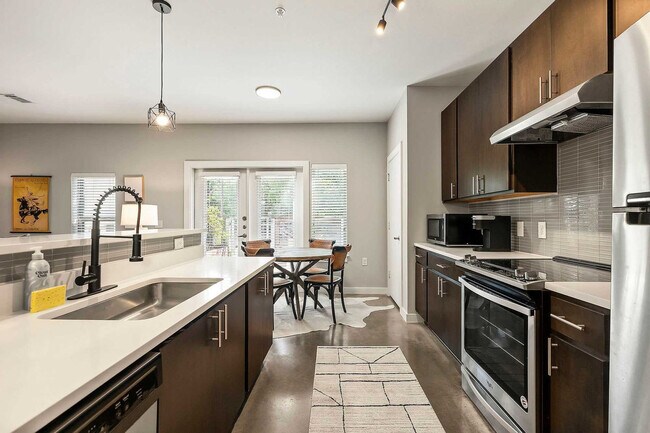 Foto del edificio - 2505 Thornton Rd