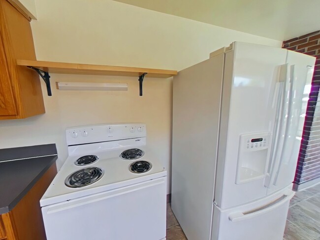 Building Photo - Duplex ~ Close to Campus ~ Cat Friendly