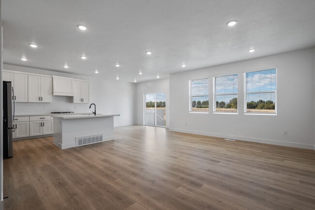 Building Photo - 58 S Lunar Wy