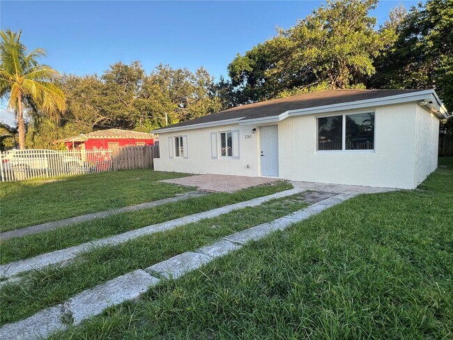 Foto del edificio - 2280 NW 154th St