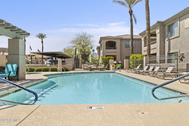 Foto del edificio - 14815 N Fountain Hills Blvd