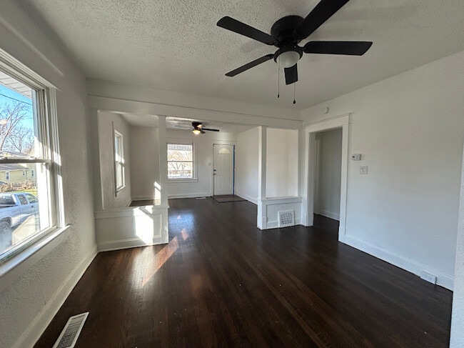 Building Photo - 203 S Hardy Ave