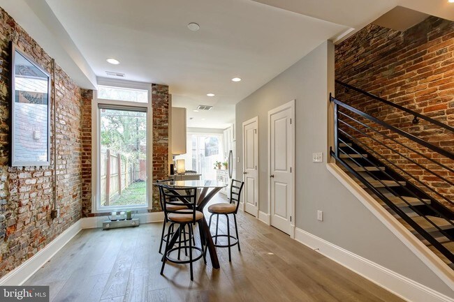 Foto del edificio - 1832 8th St NW