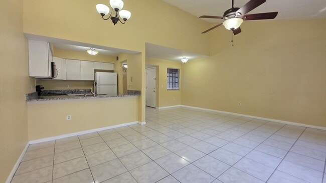 Building Photo - FOR RENT 3 bedroom, 2 bathroom townhome