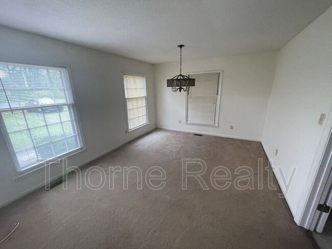 Building Photo - 2861 NC-122