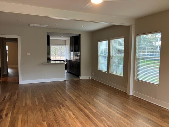 Foto del edificio - 1921 W 39th St