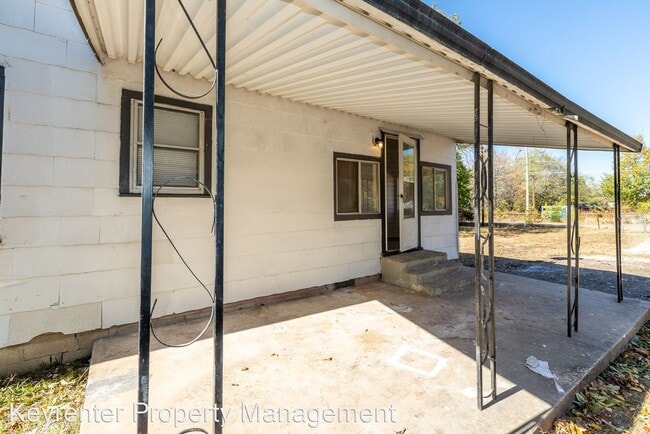 Building Photo - 3 br, 1 bath House - 3816 W 59th St