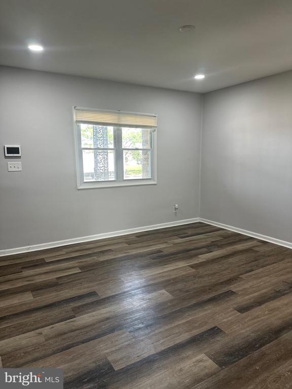 Foto del edificio - 1105 E Patapsco Ave