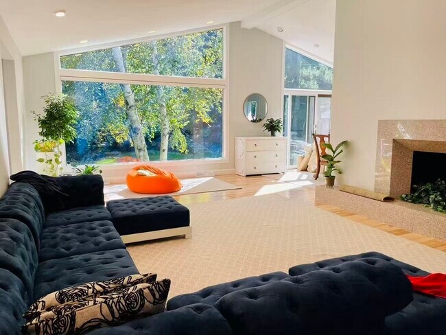 Foto del edificio - 32 Countryside Rd