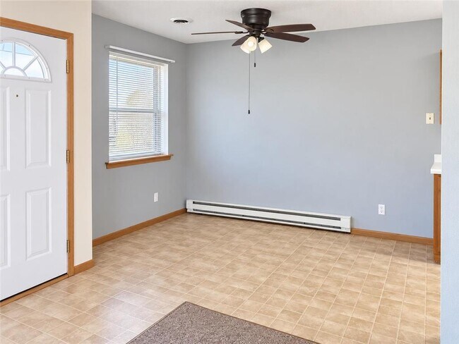 Building Photo - 1305 Bayberry Ave
