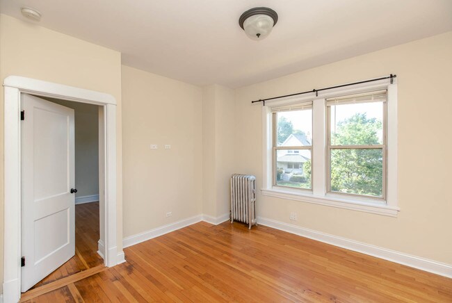 Foto del edificio - 4903 W Cullom Ave