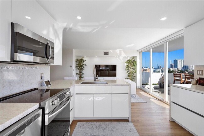 Foto del edificio - 3703 NE 166th St