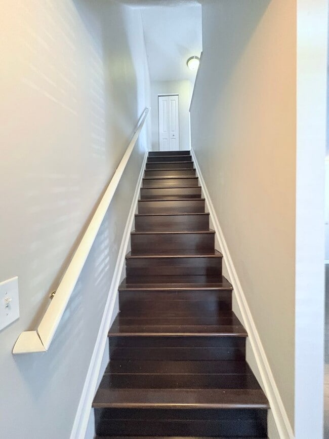 Building Photo - Stunning 2BR 3BA w/ Garage & Central A/C in Westerville!