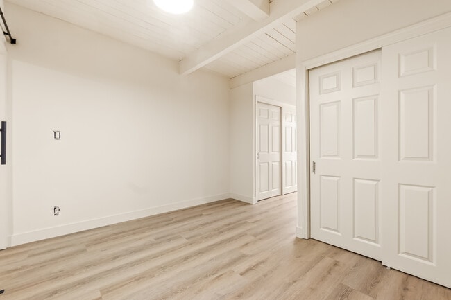 Foto del edificio - Torrance 44