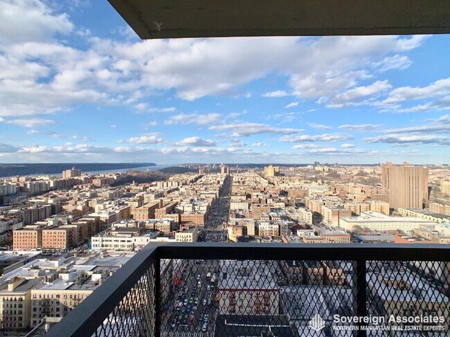 Foto del edificio - 1370 Saint Nicholas Avenue