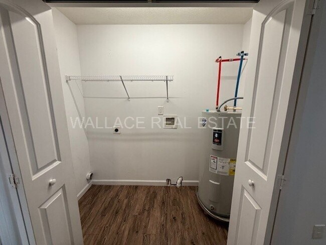 Foto del edificio - WEST KNOX CEDAR BLUFF AREA 2 BEDROOM 2.5 BATH TOWNHOUSE