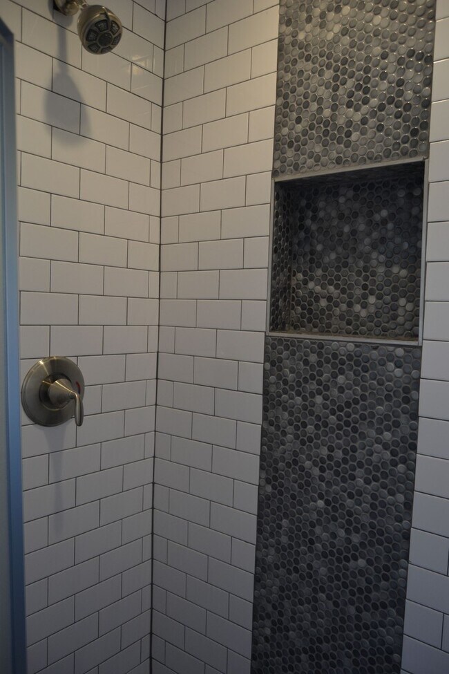 Building Photo - Great Updated Home Close to I20