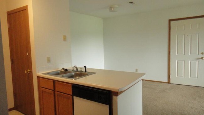 Building Photo - Highley Hill Apartments