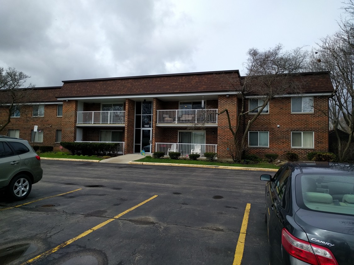Primary Photo - 1102 S Springinsguth Rd