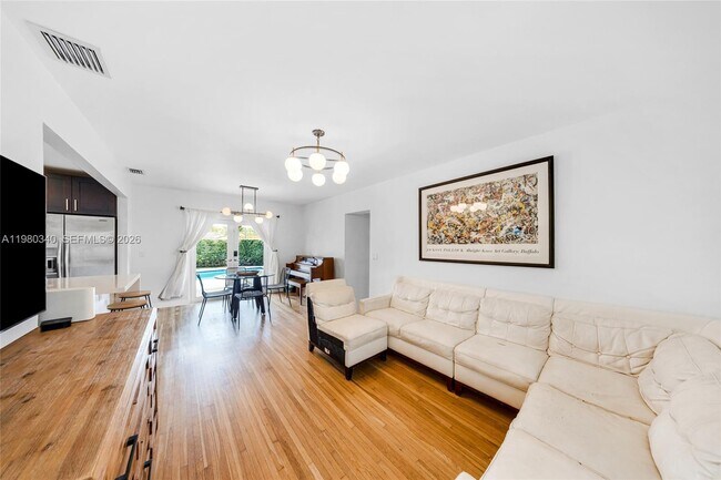 Building Photo - 172 Bentley Dr