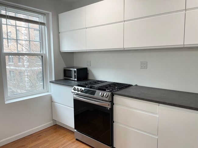 Foto del edificio - 64 Queensberry St