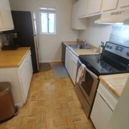 Foto del edificio - 34 Village Hill Ln