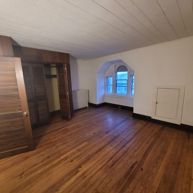 Building Photo - 1436 Monroe St