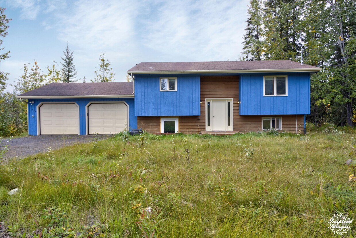 2733 Dawson Rd, North Pole, AK 99705 House Rental in North Pole, AK