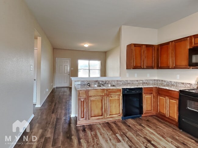 Building Photo - 7017 Pearl Vly Cv