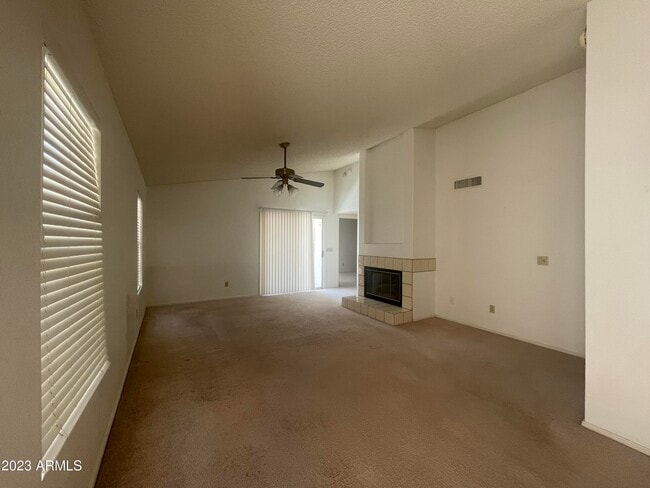 Building Photo - 2915 E Amber Ridge Way