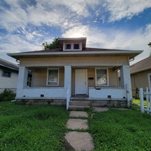 Building Photo - 1231 Shepard St