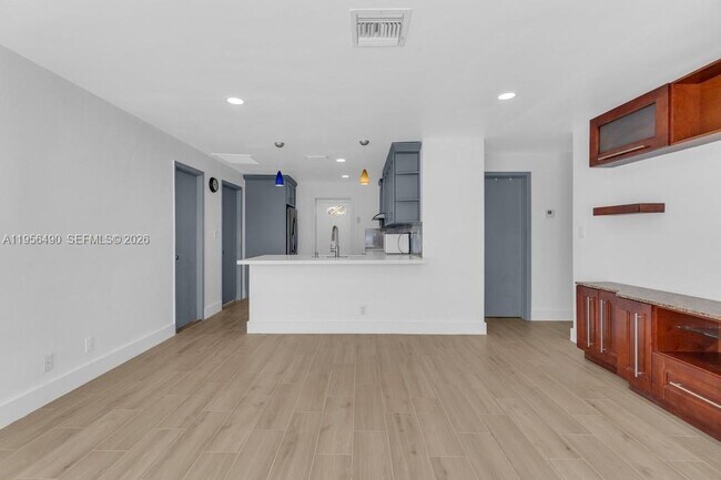 Foto del edificio - 1101 NE 24th Ct