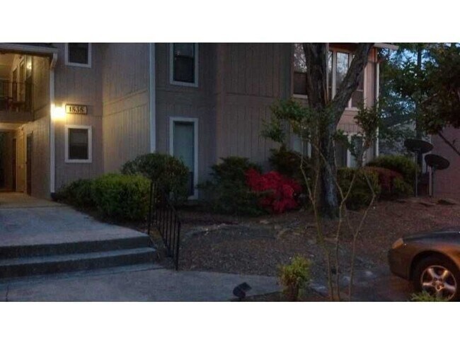 Foto del edificio - 1535 Terrell Mill Pl SE