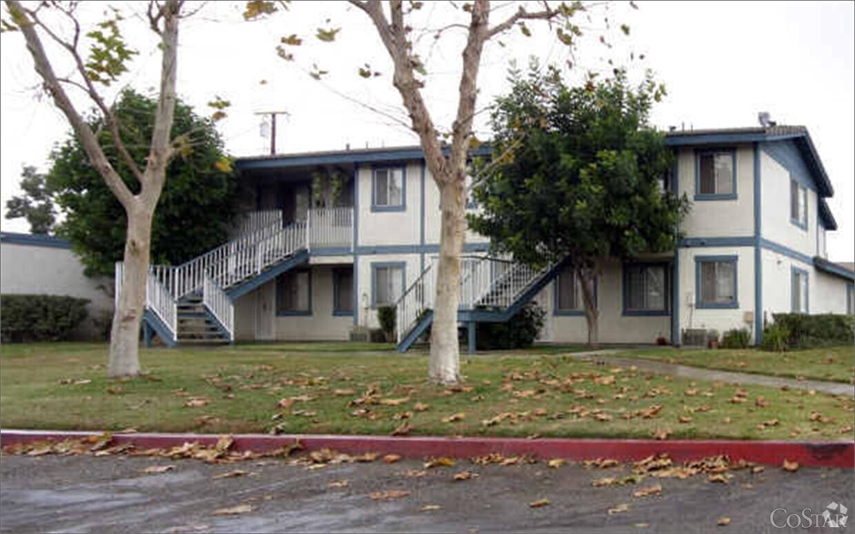 Building Photo - 12968-12992 Yorba Ave