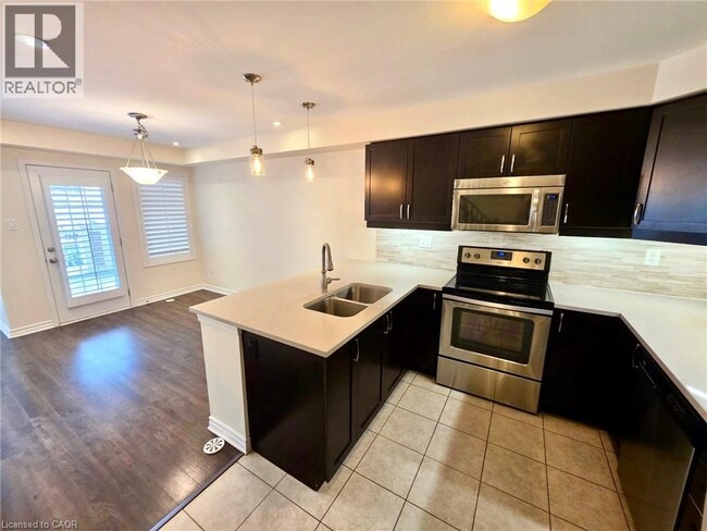 Building Photo - 274 Casson Pt