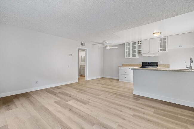 Foto del edificio - 1 Bedroom 1 Bath Apartment Close to South ...