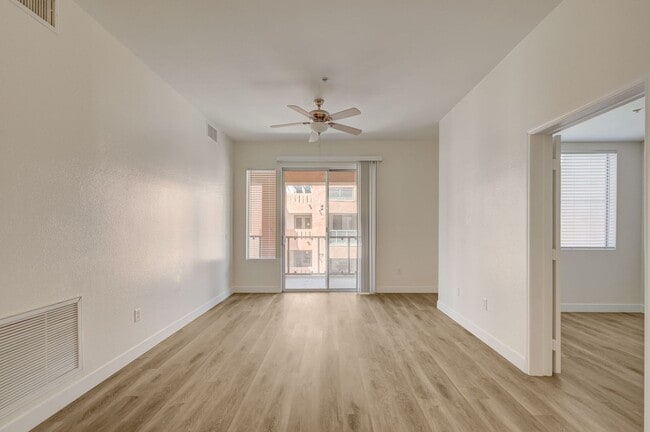Building Photo - 31 E Agate Ave
