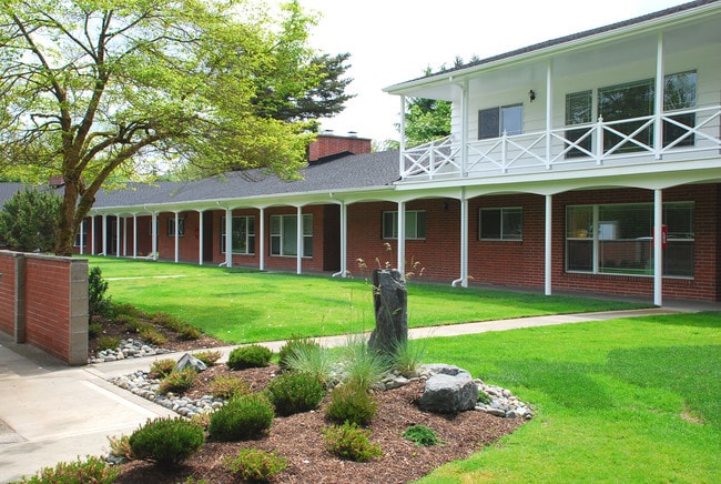 Building Photo - Clover Creek Manor Apartments