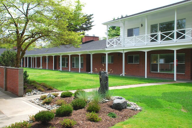 Foto del edificio - Clover Creek Manor Apartments