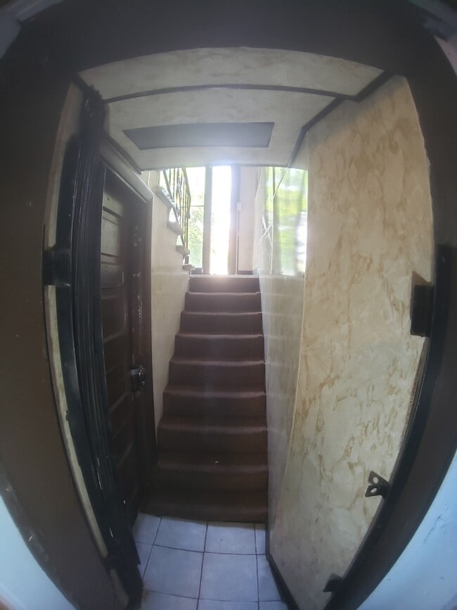 Building Photo - 6527 S Kimbark Ave