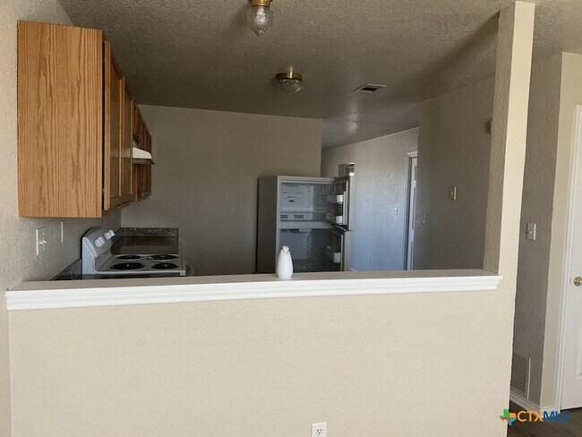 Foto del edificio - 3412 Cantabrian Dr